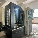 佳瑞特8070雕铣机，新代系统，安川电机驱动，ER32主轴，24000转，三轴移动.